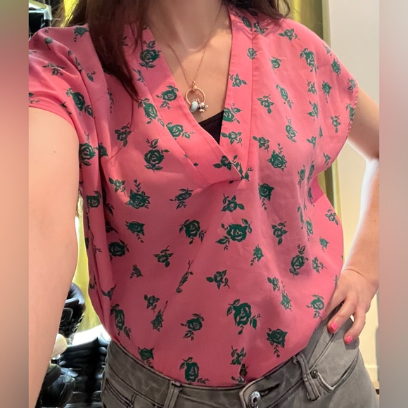 Pink blouse with flower - Picture 3 of 13